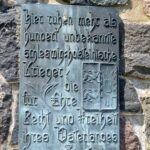 Tekst på kanon ved Bustrup