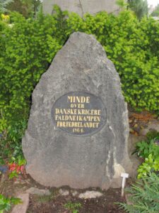 Mindesten 1864 Sankt Maria kirkegård, Sønderborg