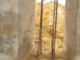 Bunker i Arrild Ferieby Tysk bunker fra 1917 i Arrild Ferieby, tremmer eller armeringsjern