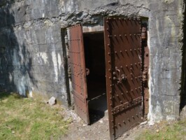 Arrild revolverkanonbunker Port til revolverkanonbunker i Arrild