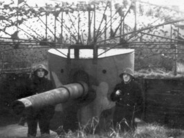Hornbæk Batteri Hornbæk Batteri, 15 cm Lomholdt kanon ca. 1947