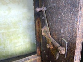 St. Borgbjerg observationsbunker St. Borgbjerg observationsbunker fra 1. verdenskrig, Ståldør med slå