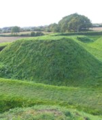 Dannevirke Kanonbænke og traverser i skanse XIV på Dannevirke