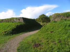 Skanse XIV Indgangen til den rekonstruerede skanse XIV på Dannevirke